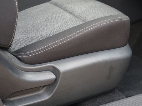 Used 2024 Nissan Rogue SV FWD image 30
