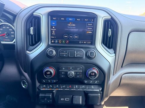 Used 2021 Chevrolet Silverado 1500 LTZ w/ LTZ Premium Package AWD/4WD image 24