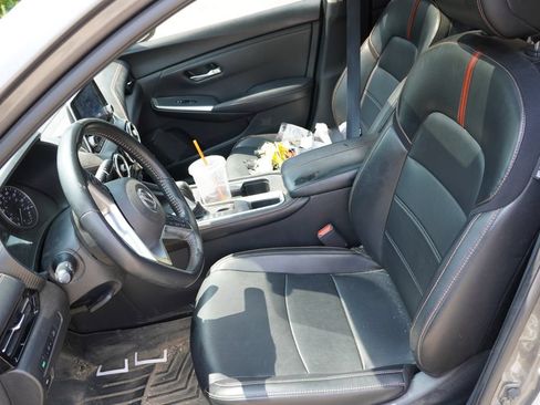 Used 2023 Nissan Sentra SR w/ SR Premium Package FWD image 4