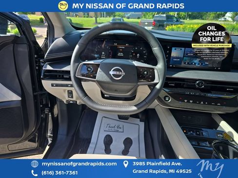 Used 2025 Nissan Murano SV AWD/4WD image 14