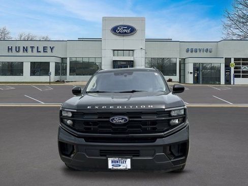 Used 2025 Ford Expedition Max Active AWD/4WD image 2