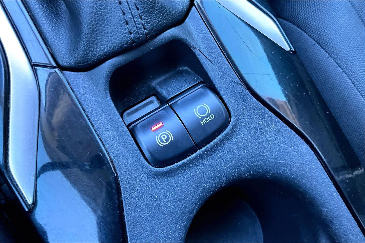 Used 2022 Toyota Corolla LE FWD image 33
