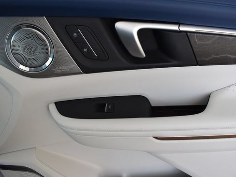 Used 2025 Buick Enclave Avenir w/ LPO, Floor Liner Package FWD image 22