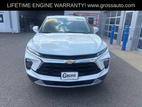 Used 2025 Chevrolet Blazer LT AWD/4WD image 3
