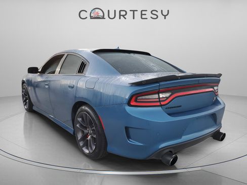 Used 2022 Dodge Charger Scat Pack image 3