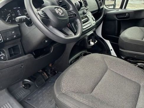 Used 2025 RAM ProMaster 2500 w/ Convenience Group FWD image 12