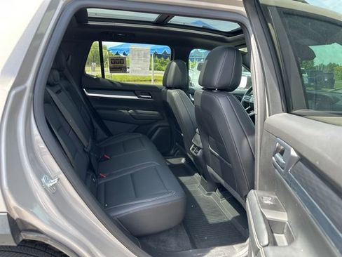 Used 2025 GMC Terrain Elevation w/ Elevation Premium Package AWD/4WD image 19