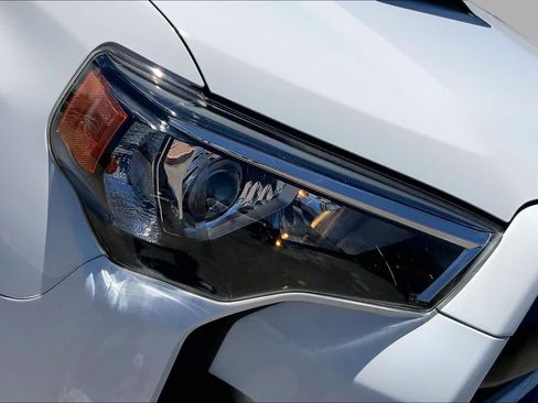 Used 2019 Toyota 4Runner SR5 AWD/4WD image 27