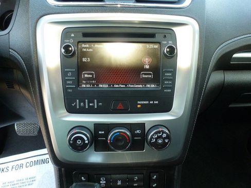 Used 2015 GMC Acadia SLE AWD/4WD image 18