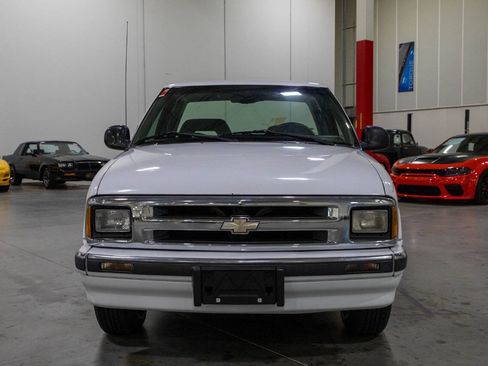Used 1995 Chevrolet S10 Pickup LS RWD image 9