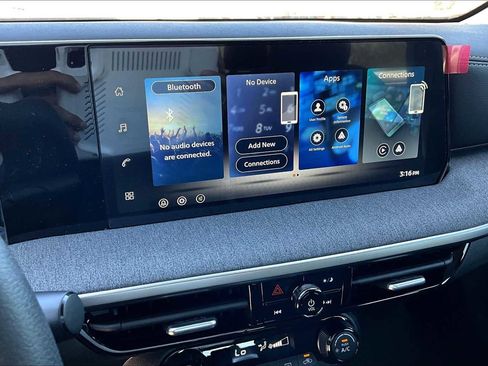 New 2026 Nissan Kicks SV w/ Charging Package FWD image 11