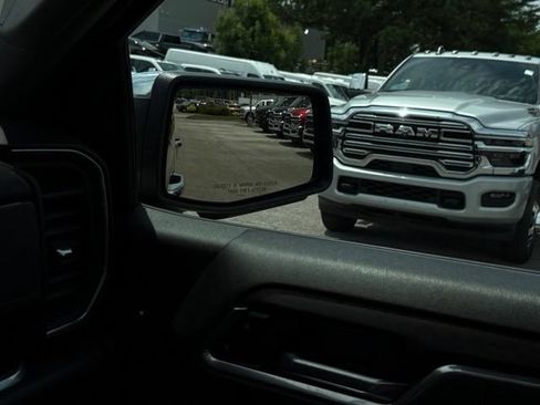 Used 2025 GMC Sierra 1500 SLT AWD/4WD image 28