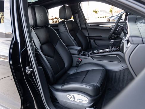 Certified 2026 Porsche Macan AWD/4WD image 42