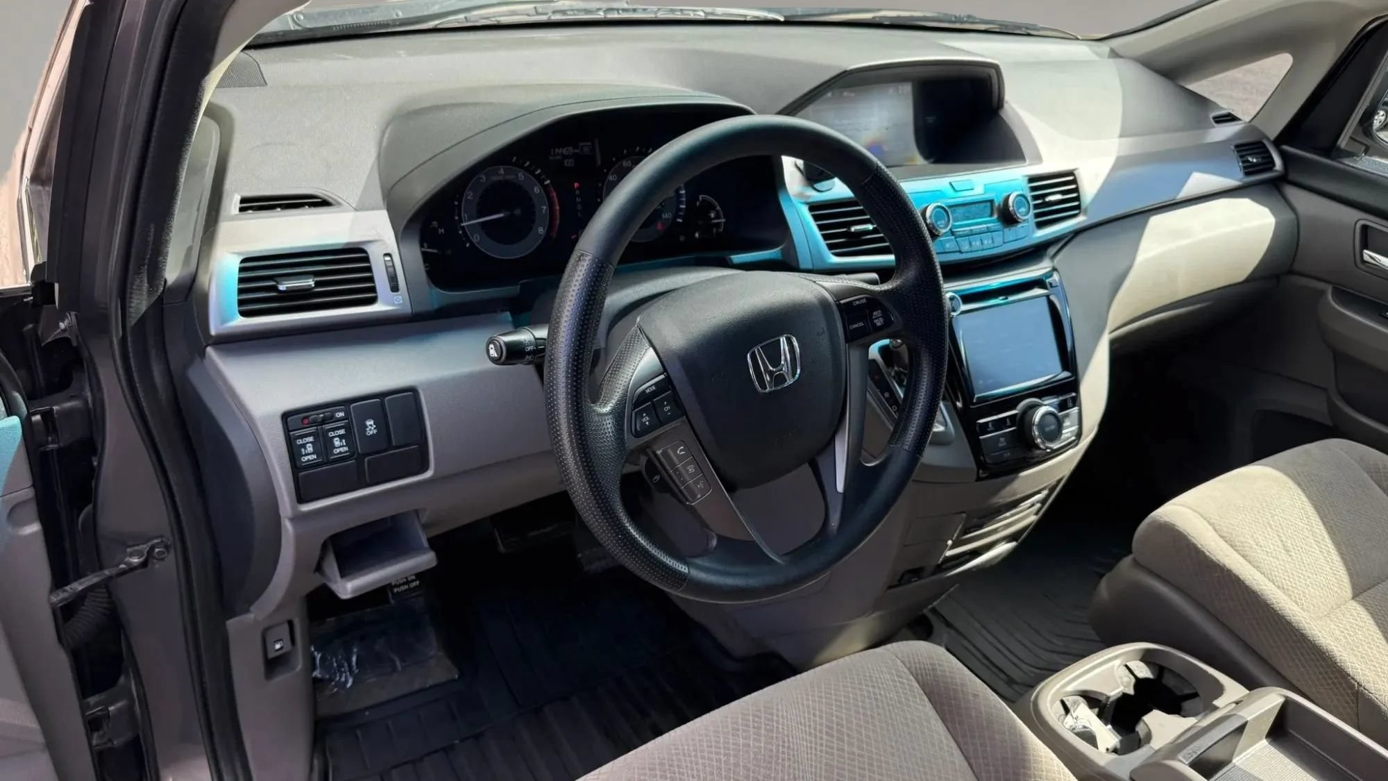 Used 2016 Honda Odyssey SE image 14