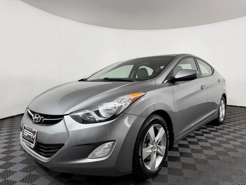 Used 2013 Hyundai Elantra GLS w/ Preferred Pkg FWD image 2