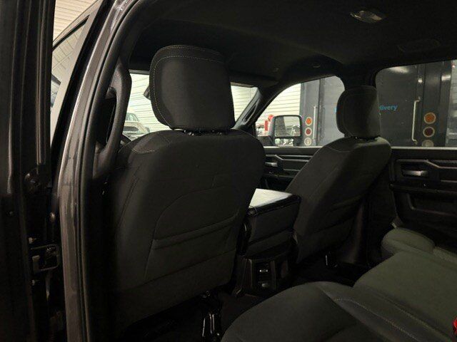 Used 2025 RAM 2500 Big Horn AWD/4WD image 33