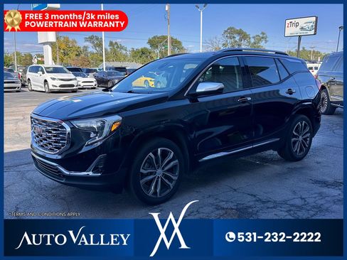 Used 2020 GMC Terrain Denali w/ Denali Premium Package AWD/4WD image 3