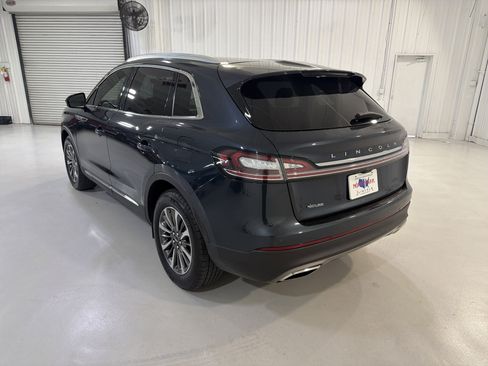 Used 2022 Lincoln Nautilus FWD w/ Premium Package image 3