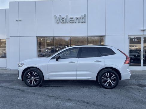 Certified 2025 Volvo XC60 B5 Core image 4