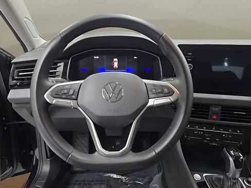 Used 2025 Volkswagen Jetta SE image 22