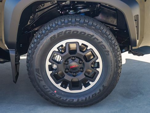 New 2026 Toyota Tacoma TRD Off-Road AWD/4WD image 11