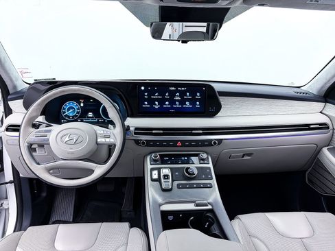 Used 2023 Hyundai Palisade Calligraphy image 32