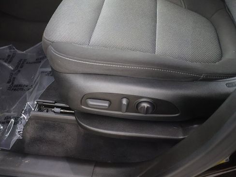 Used 2023 Chevrolet Traverse LT AWD/4WD image 31