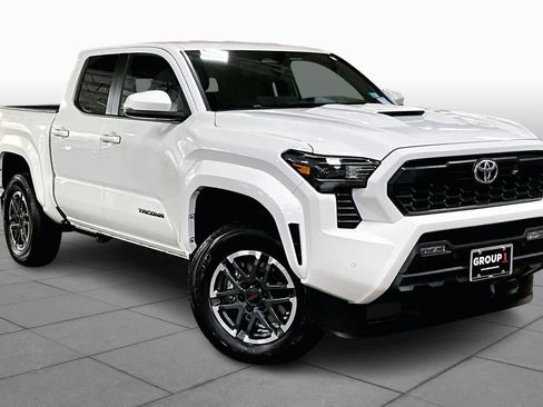 Used 2024 Toyota Tacoma TRD Sport w/ TRD Sport Upgrade Package image 3