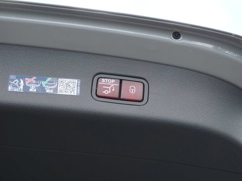 Certified 2025 Mercedes-Benz GLC 300 4MATIC image 57