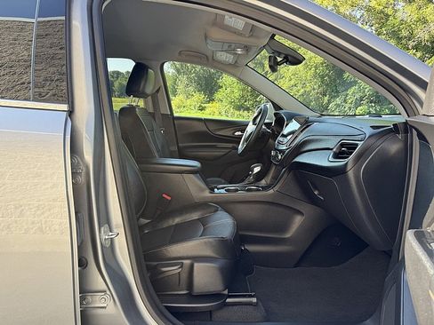 Used 2023 Chevrolet Equinox Premier image 22