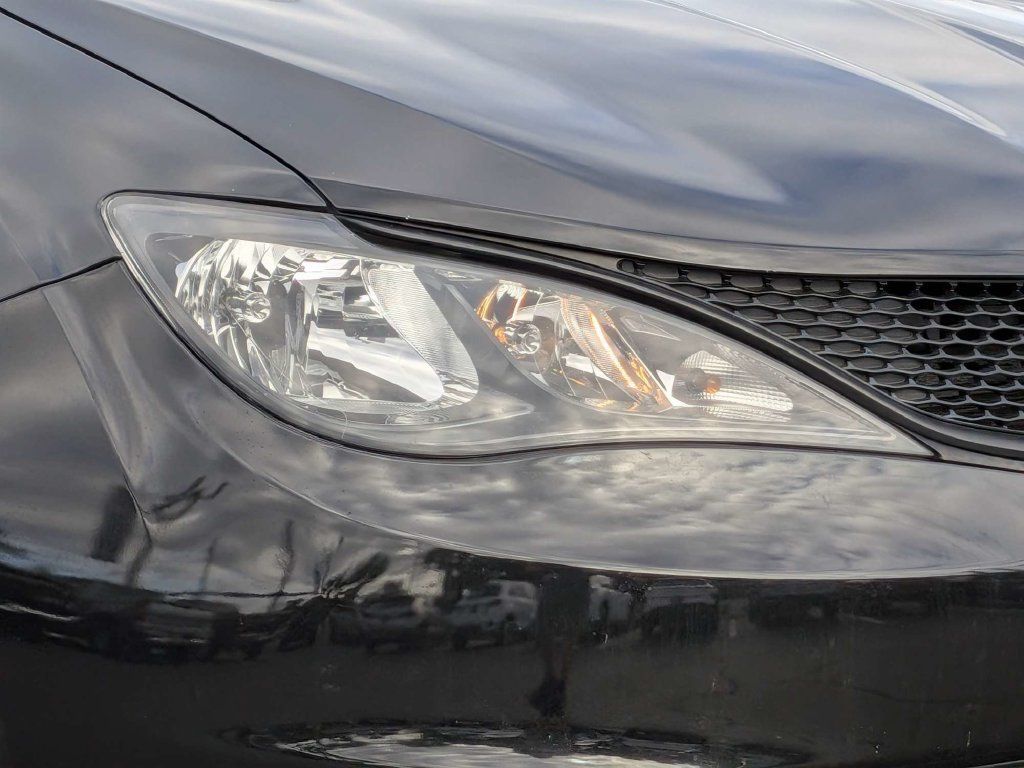 Used 2022 Chrysler Voyager LX FWD image 10