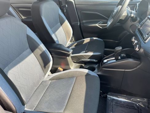 Used 2025 Nissan Versa SV FWD image 41