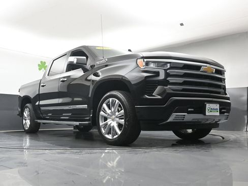 Used 2025 Chevrolet Silverado 1500 High Country w/ High Country Premium Package AWD/4WD image 26