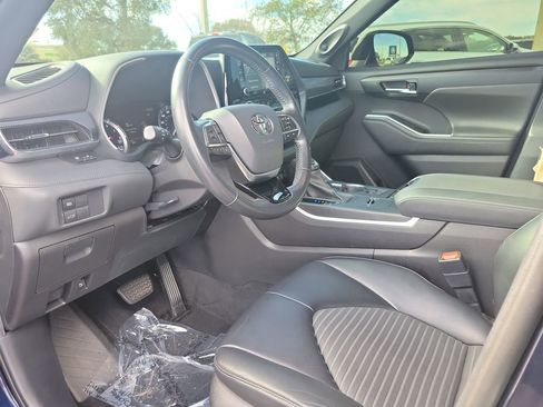 Used 2021 Toyota Highlander XSE image 22
