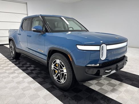 Used 2023 Rivian R1T Adventure image 7