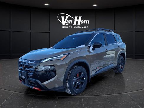New 2026 Nissan Rogue SV AWD/4WD image 4