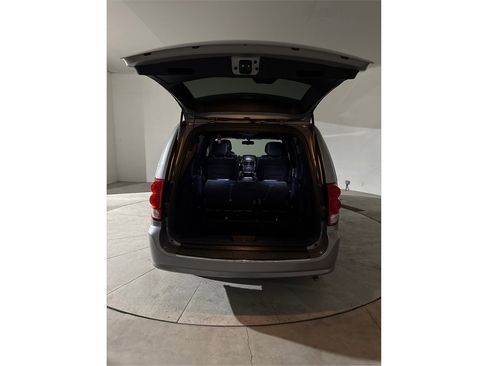 Used 2017 Dodge Grand Caravan GT image 18