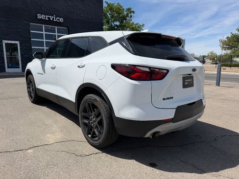 Used 2021 Chevrolet Blazer LT w/ LPO, Black Accent Package FWD image 9