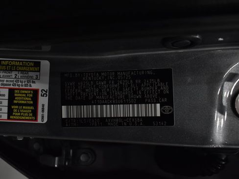 Used 2025 Toyota Camry SE image 35