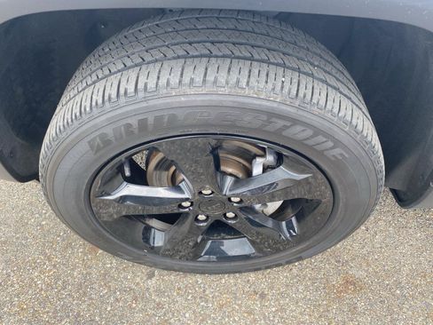 Used 2023 Jeep Grand Cherokee Altitude AWD/4WD image 45