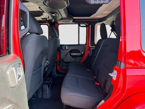 Used 2018 Jeep Wrangler Unlimited Sport S AWD/4WD image 20