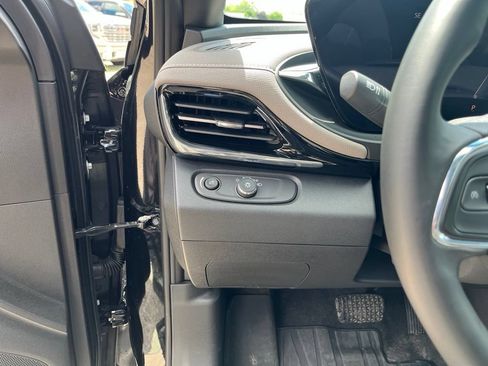 Used 2025 Buick Envista Avenir FWD image 19
