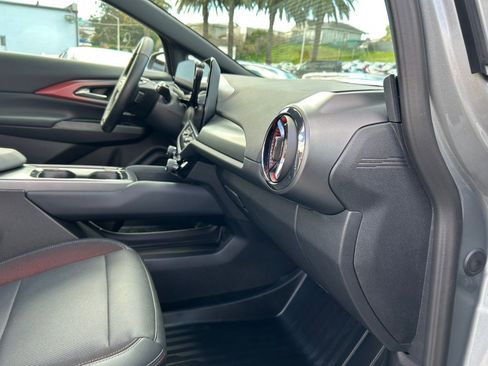 Used 2024 Chevrolet Equinox EV RS image 38