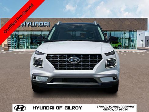 Used 2025 Hyundai Venue Limited image 14