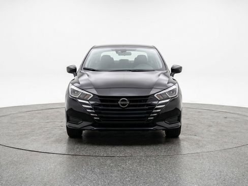 Used 2025 Nissan Versa SV FWD image 2