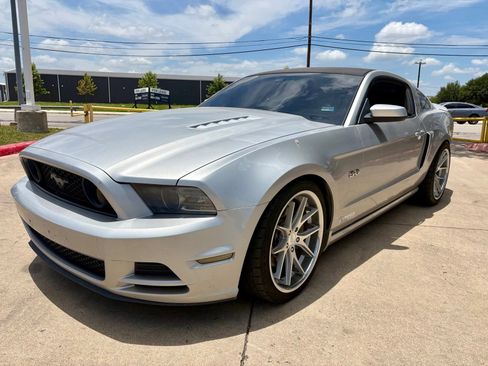 Used 2014 Ford Mustang GT Premium RWD image 6