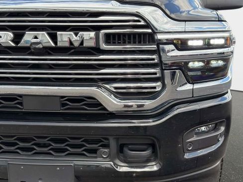 Used 2026 RAM 2500 Laramie AWD/4WD image 9