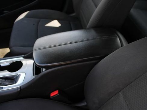 Used 2016 Chevrolet Malibu LT FWD image 18