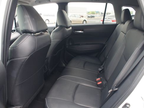 Used 2023 Toyota Corolla Cross XLE w/ Convenience Package FWD image 15