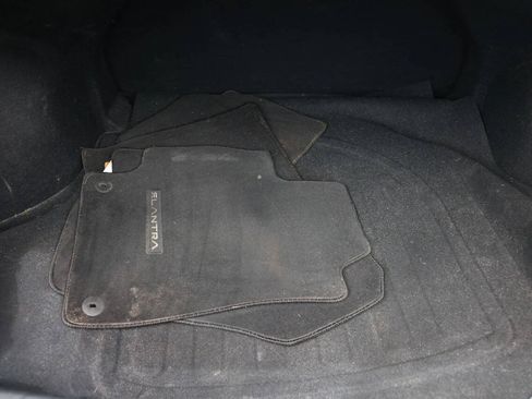 Used 2021 Hyundai Elantra SE FWD image 15